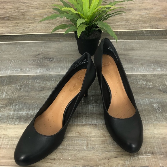 CLARKS Collection Arista Abe Black Leather Heels - Picture 1 of 11